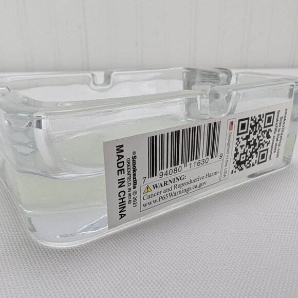 Smokezilla Glass Glow In The Dark Skull Ashtray Clear 3" x 4" Rectangle New - Picture 3 of 7